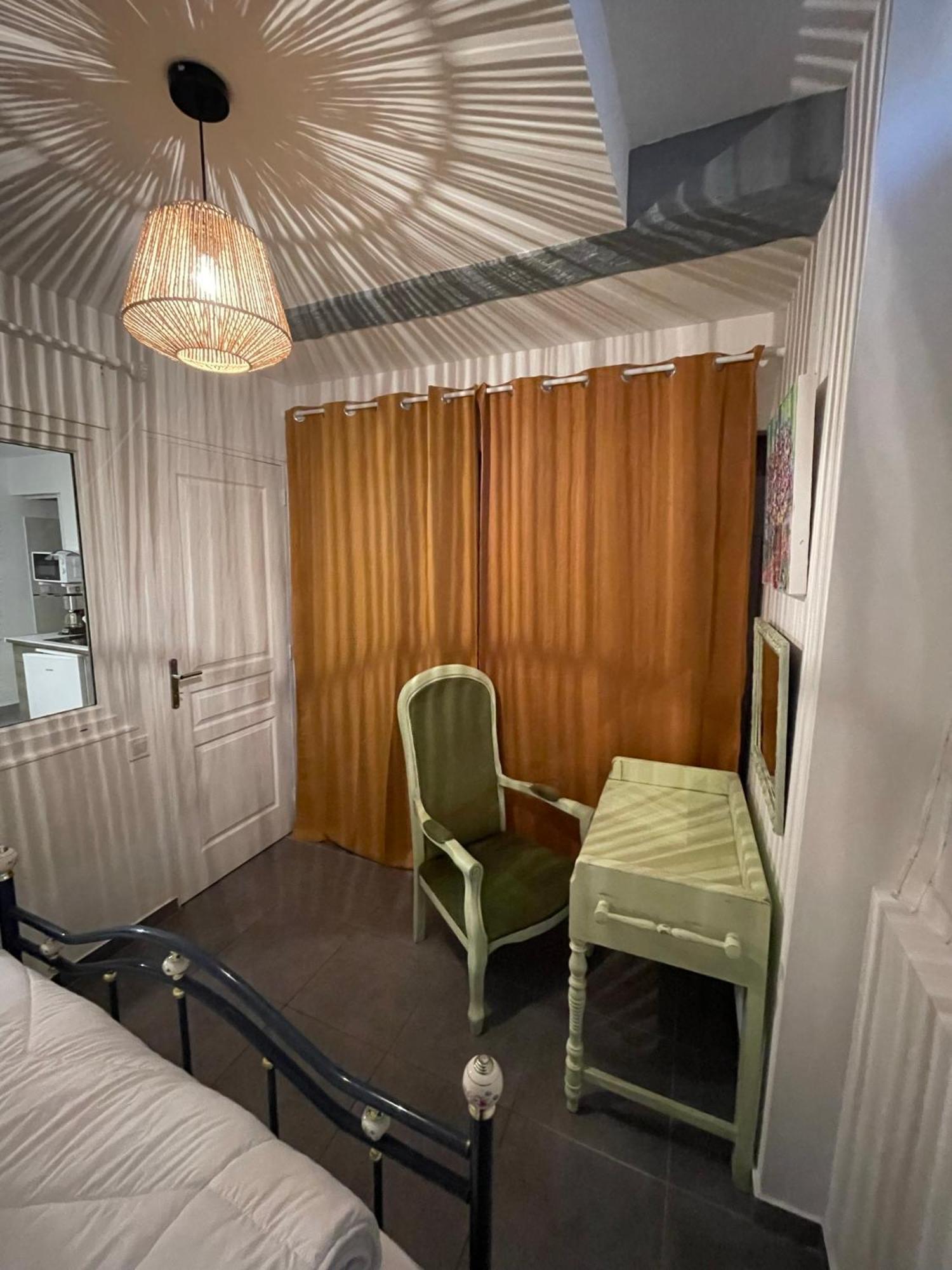 La Galerie Du Peintre Apartment Saint Laurent de la Salanque Bagian luar foto
